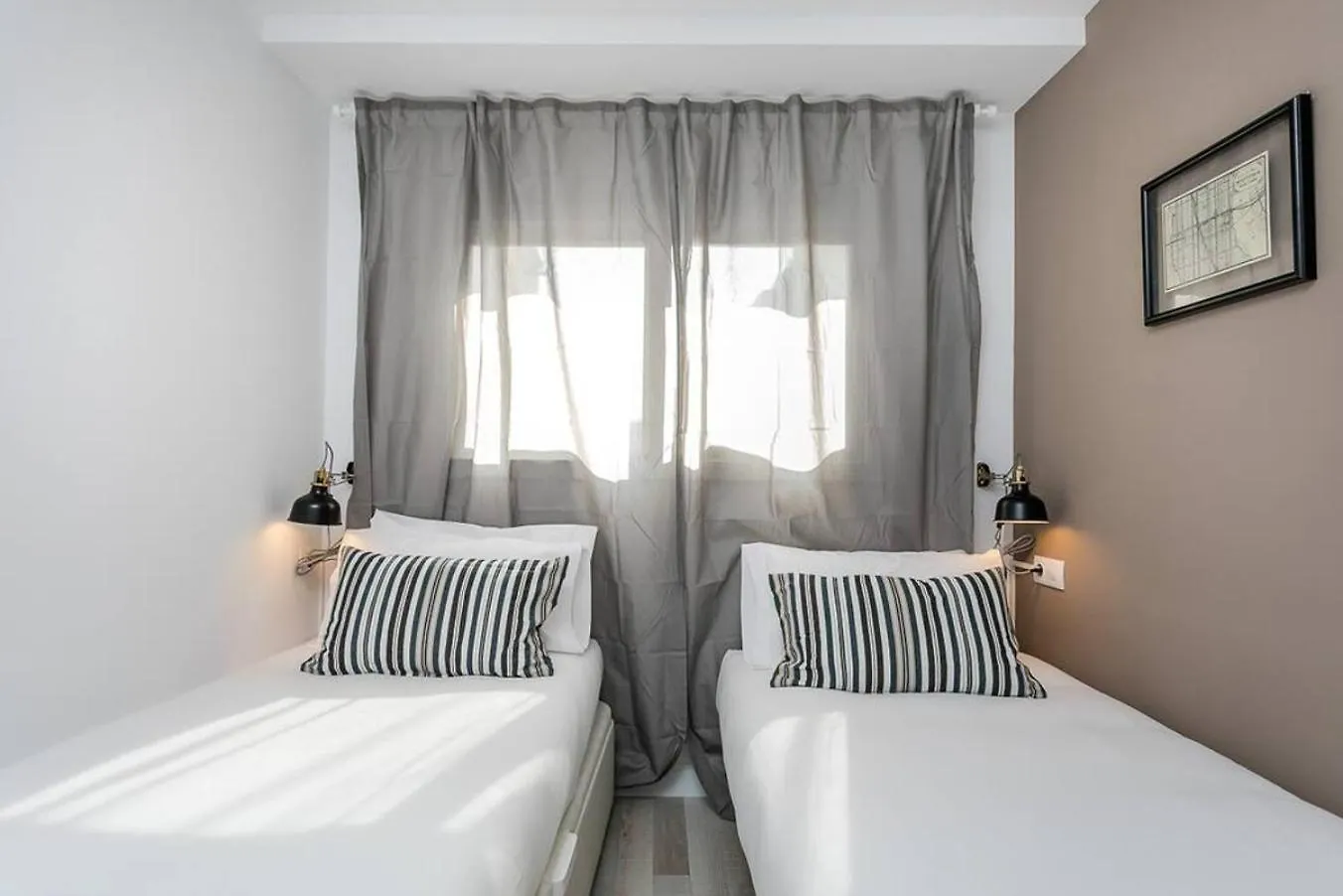 Apartamento Amazing Attic With Terrace L'Hospitalet de Llobregat 0*,
