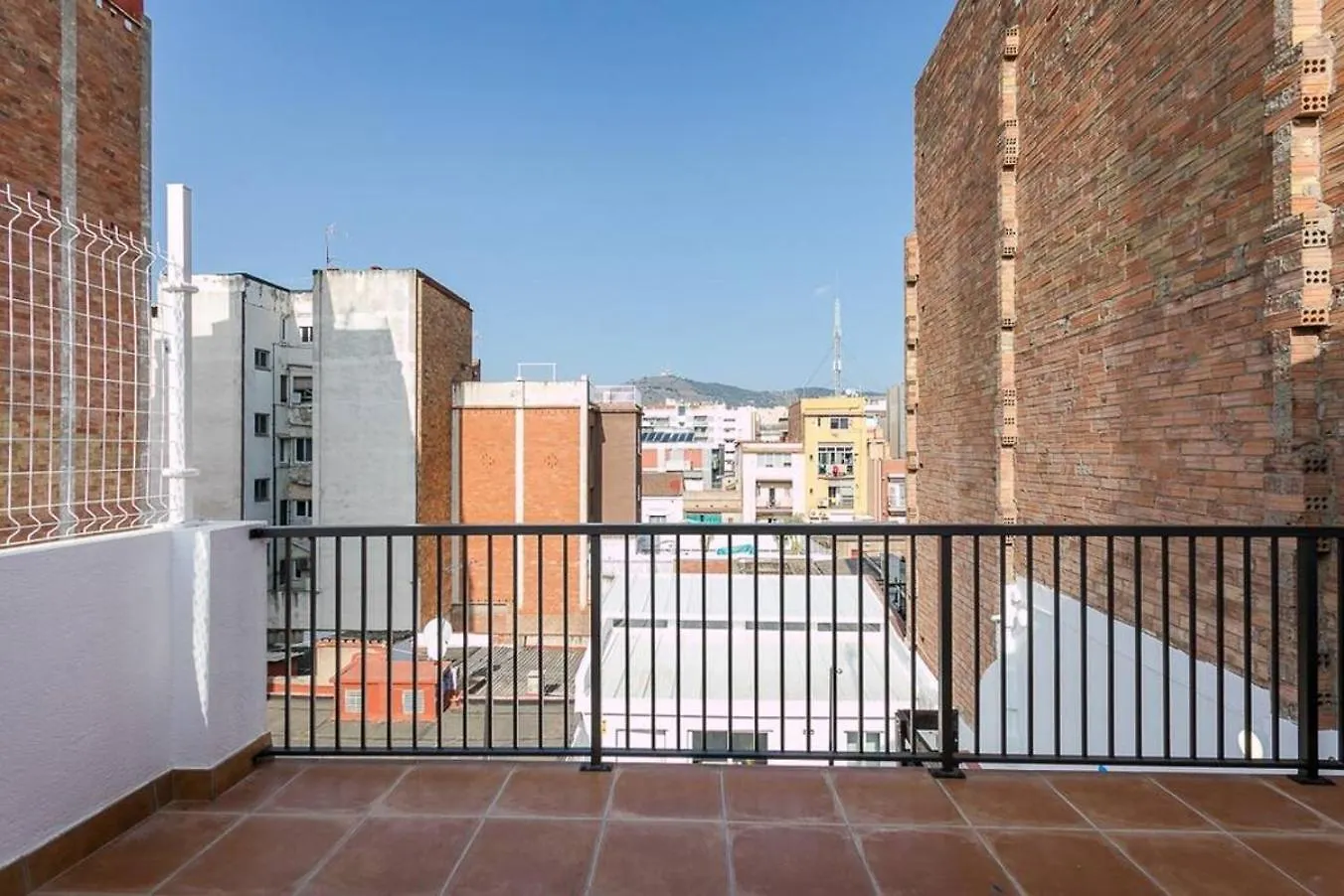 Amazing Attic With Terrace Apartment L'Hospitalet de Llobregat Spain