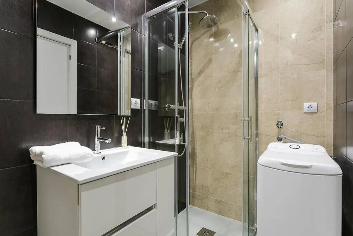 Amazing Attic With Terrace Apartment L'Hospitalet de Llobregat