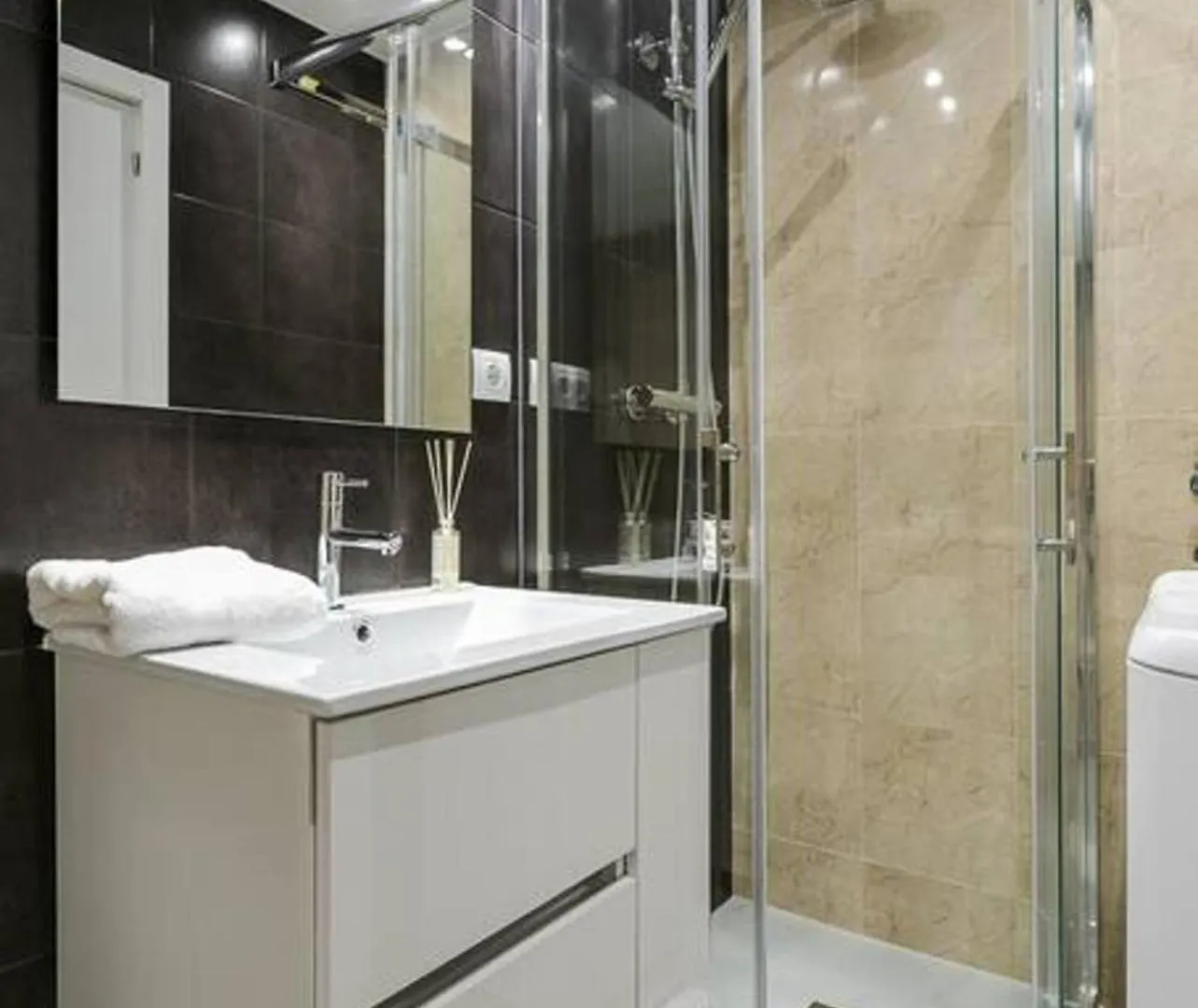 Amazing Attic With Terrace Apartment L'Hospitalet de Llobregat Spain